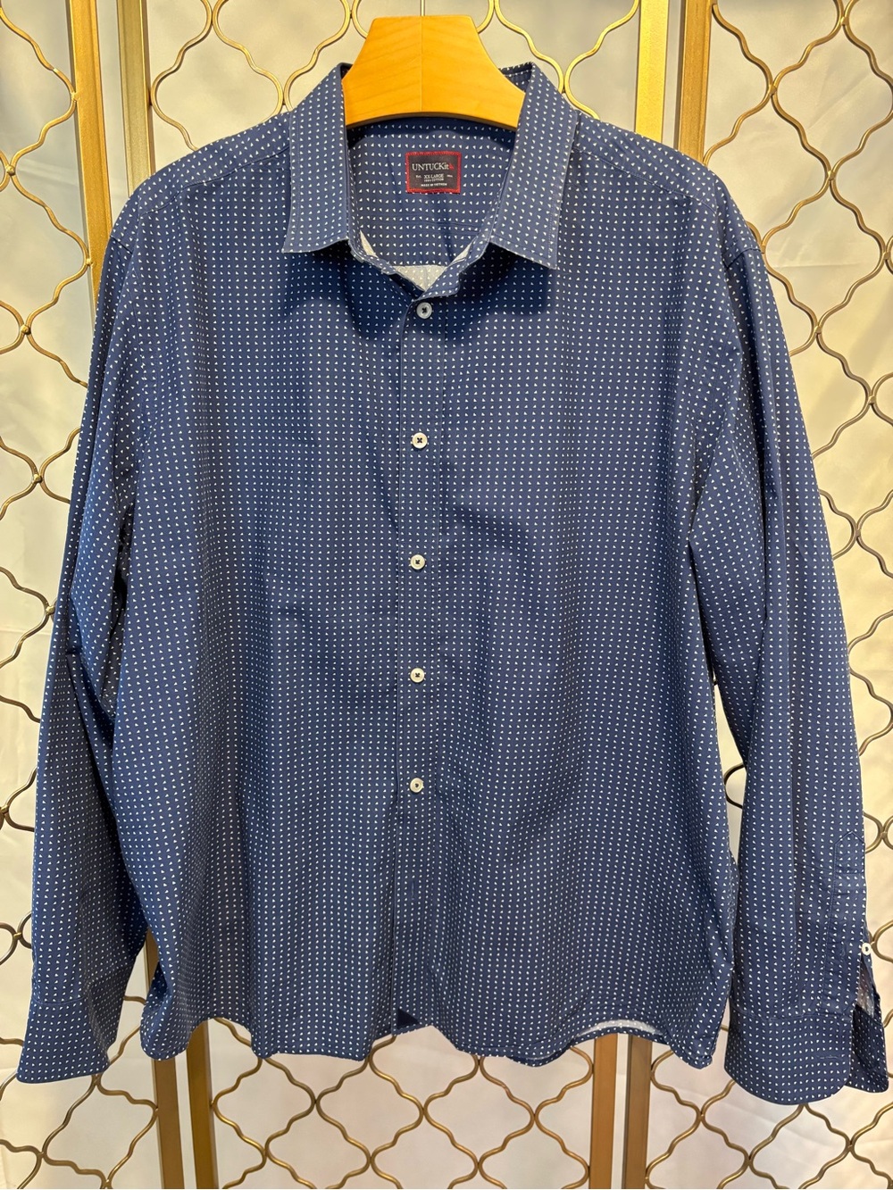 UNTUCKit Navy Blue Shirt with White Pattern in Size XXL